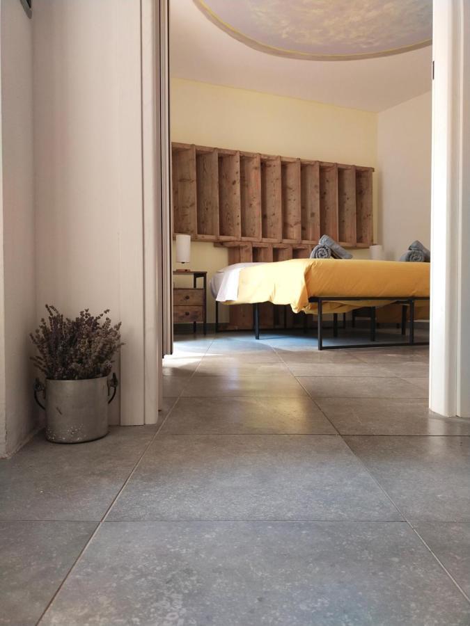 Hotel La tana dell'artista Arco Esterno foto