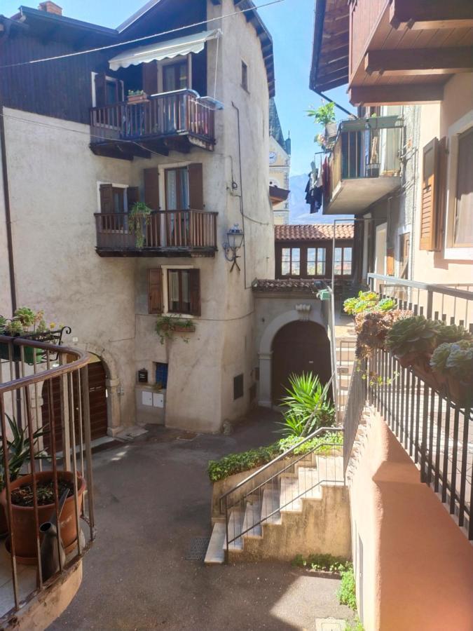 Hotel La tana dell'artista Arco Esterno foto
