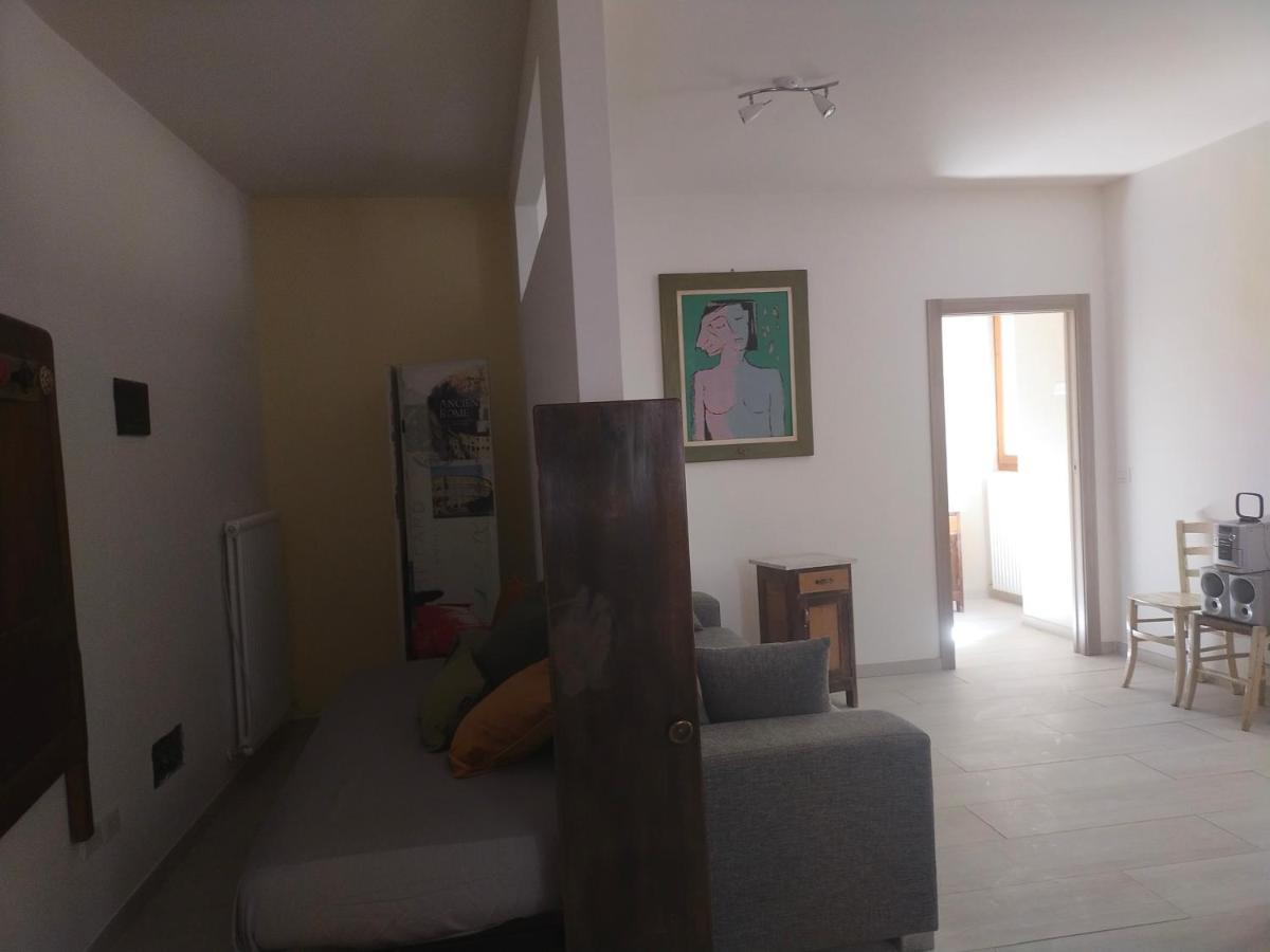 Hotel La tana dell'artista Arco Esterno foto