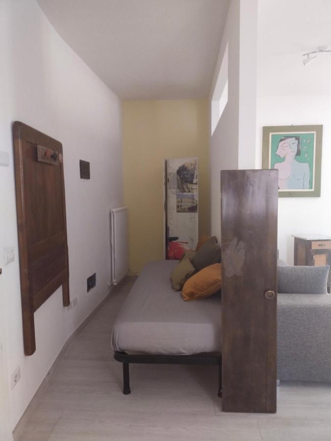 Hotel La tana dell'artista Arco Esterno foto