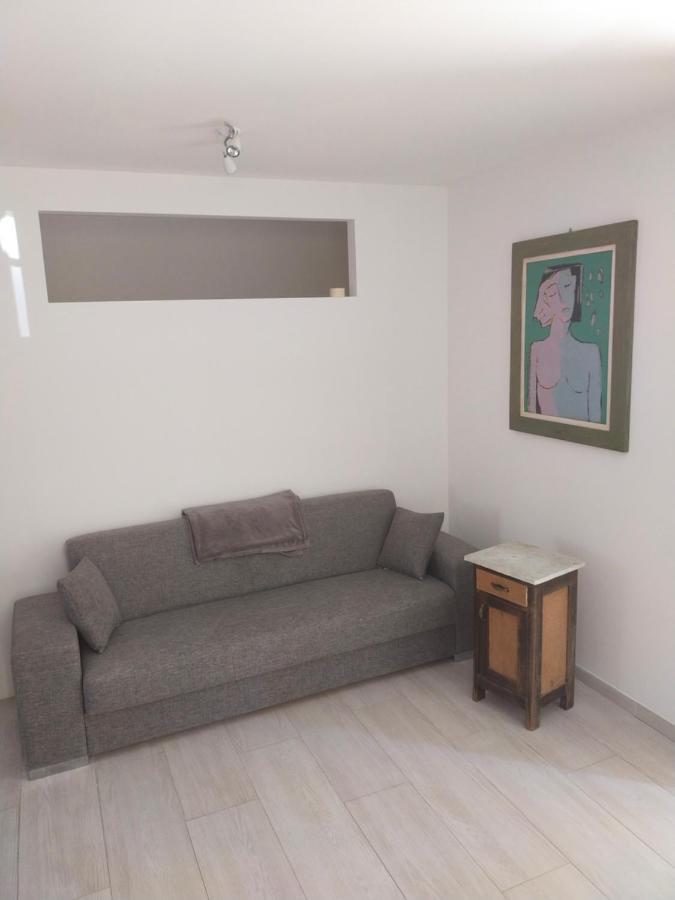 Hotel La tana dell'artista Arco Esterno foto